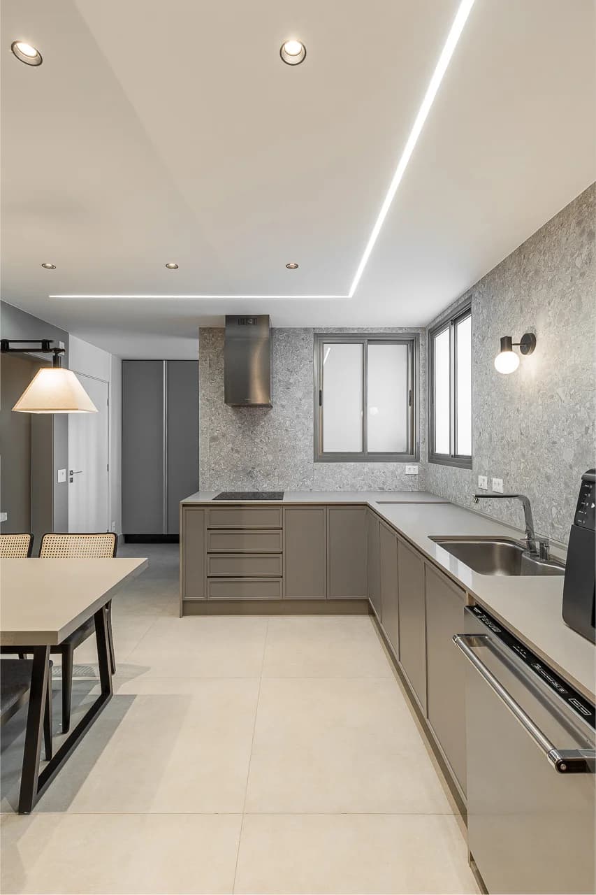 Apartamento AR — projeto residencial com pedras naturais, imagem 32 de 57